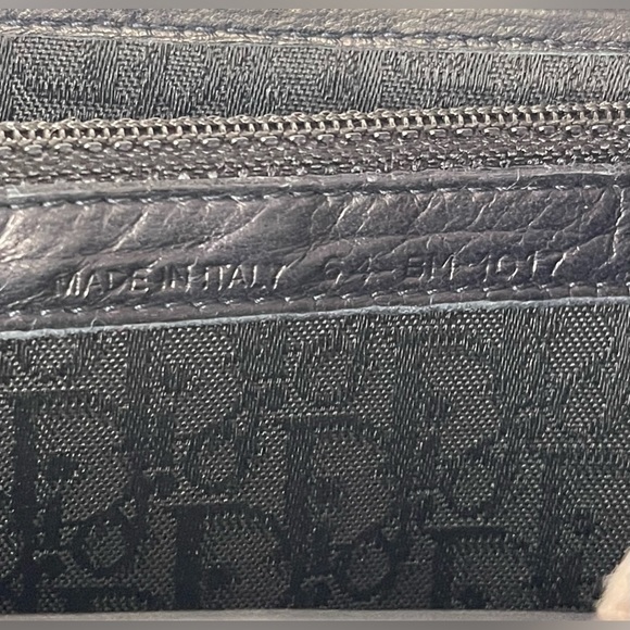 Christian Dior cannage quilted leather long wallet (charm D zipper puller) - Picture 17 of 17